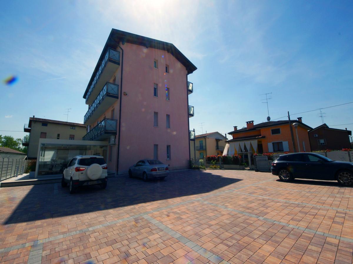 Hotel Clarin 14 By Dori Peschiera del Garda Exterior foto